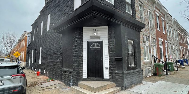 Baltimore House: 918 S Carey St