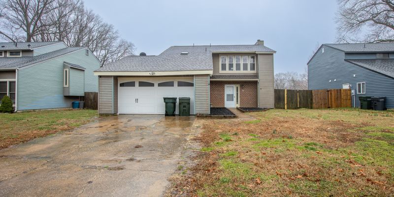 Hampton House: 11 Overlook Ct