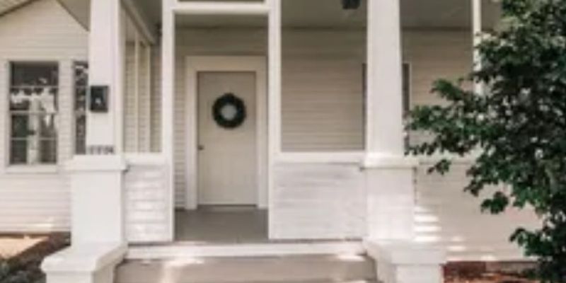 Monroe House: 1114 Cole Ave