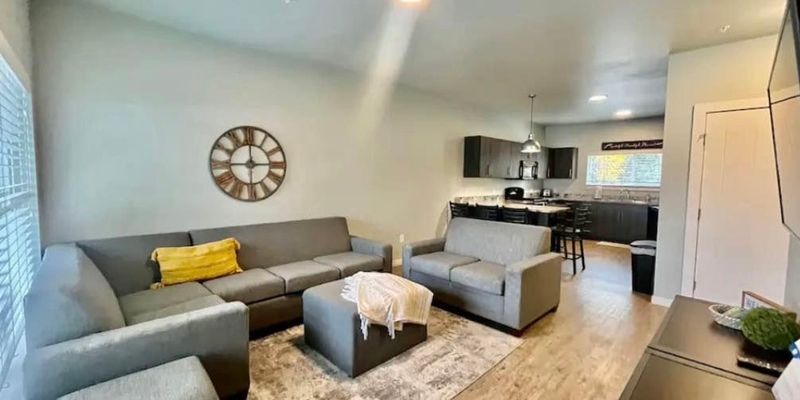Rexburg House: 431 S 3rd W
