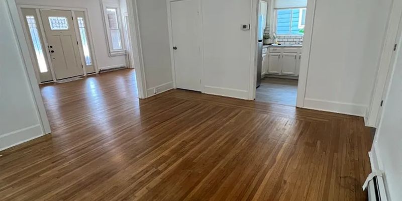 Cincinnati House: 6515 Vine St