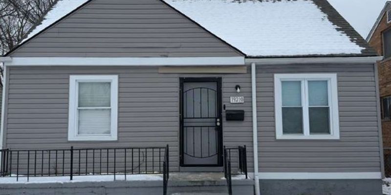 Detroit House: 19210 Revere St