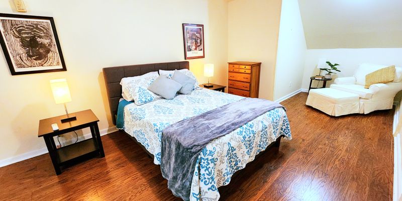 Montgomery Apartment: 530 Martha St