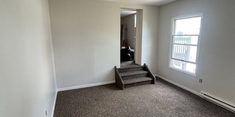 Holmes Apartment: 1924 Parker Ave