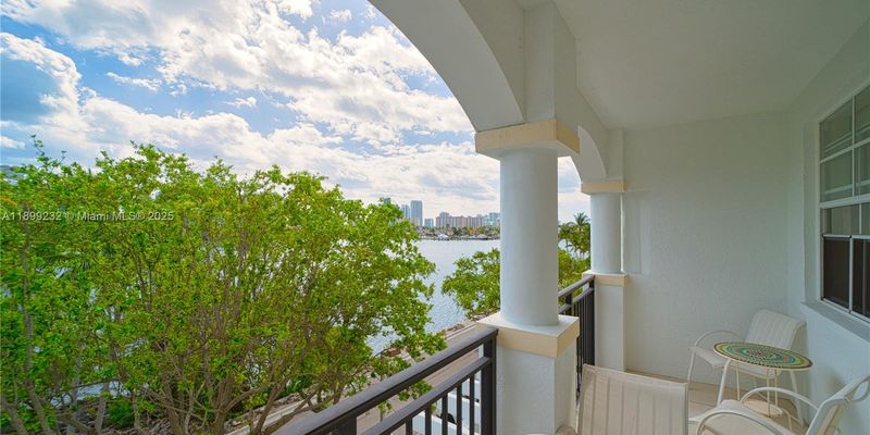 Aventura Condo: 3255 NE 184th St