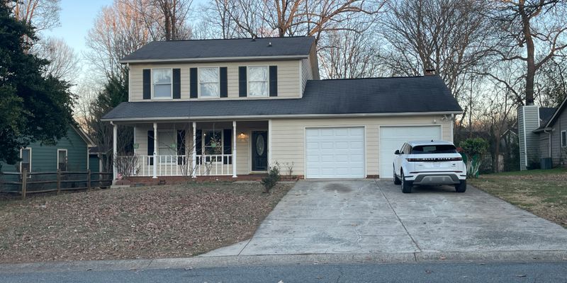 Mint Hill House: 6016 Loch Arbor Ln