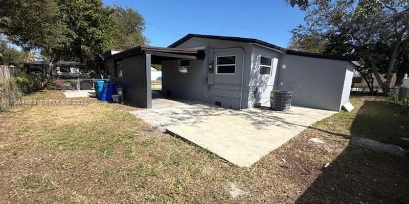 West Park House: 4600 SW 33rd Dr