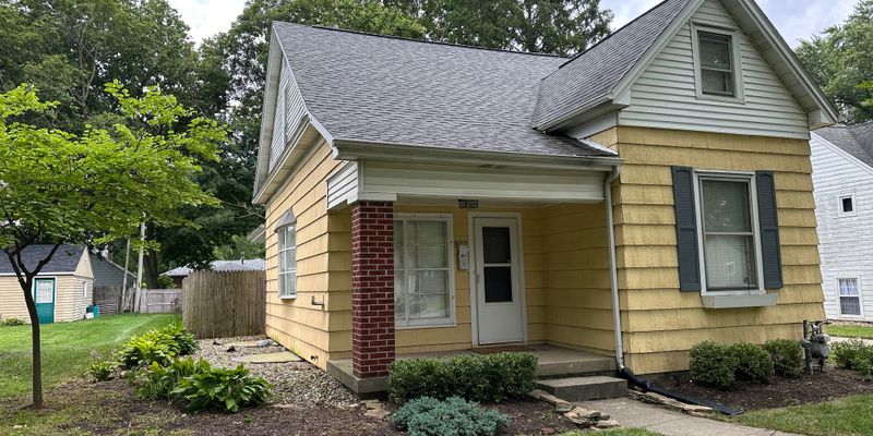 West Lafayette House: 922 Vine St