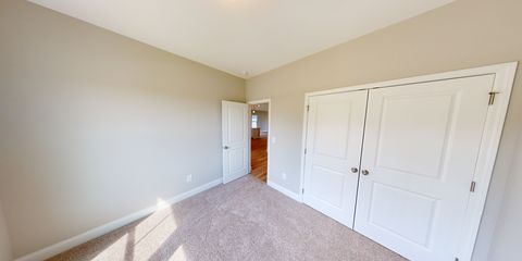1004-Moen-Loop-Guest-Room-1.jpg