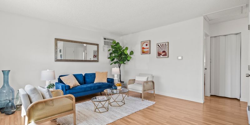 Lakewood House: 7309 W Hampden Ave