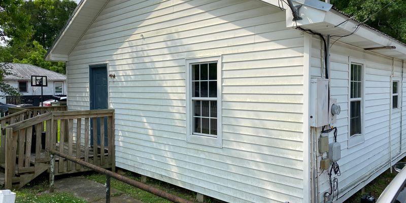 Houma House: 7348 Park Ave