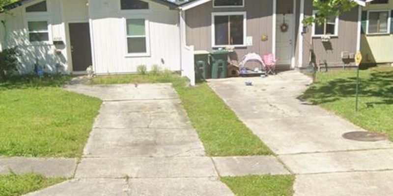 Jacksonville House: 10711 Kusaie Dr S