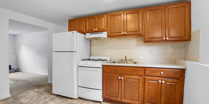 Ayer Apartment: 21 Groton St