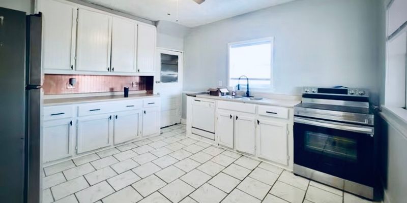 New Castle Apartment: 1803 Harlansburg Rd