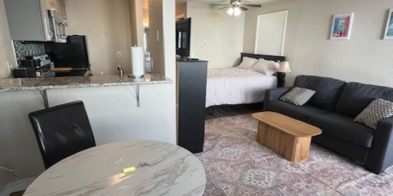 Denver Apartment: 980 S Dexter St
