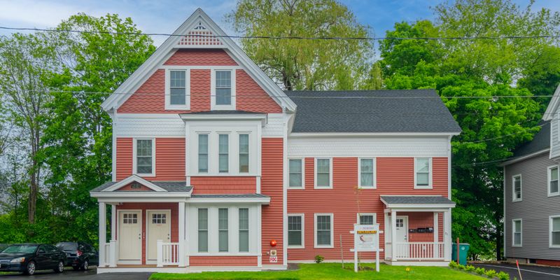 Fitchburg Apartment: 21 Pacific St