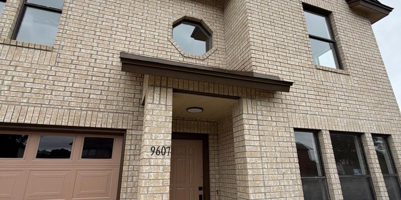 San Antonio House: 9607 Criswell Creek