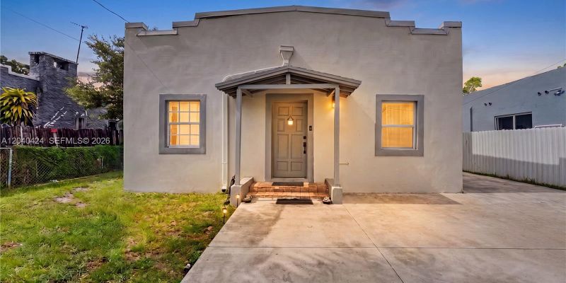 Miami House: 1168 NW 30th St