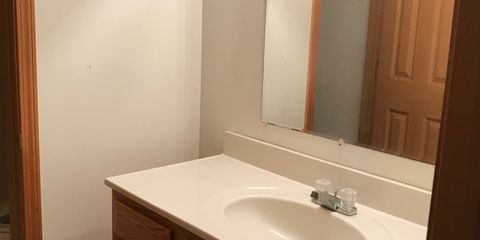 516B upstairs vanity.jpg
