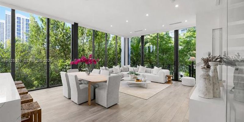 Miami Beach Condo: 1525 Bay Rd