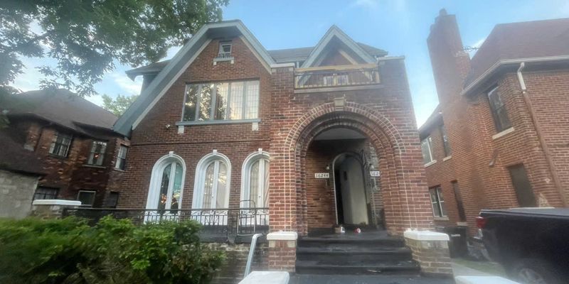 Detroit House: 16242 La Salle Ave