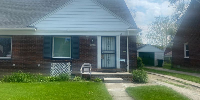 Detroit House: 17190 Ontario St