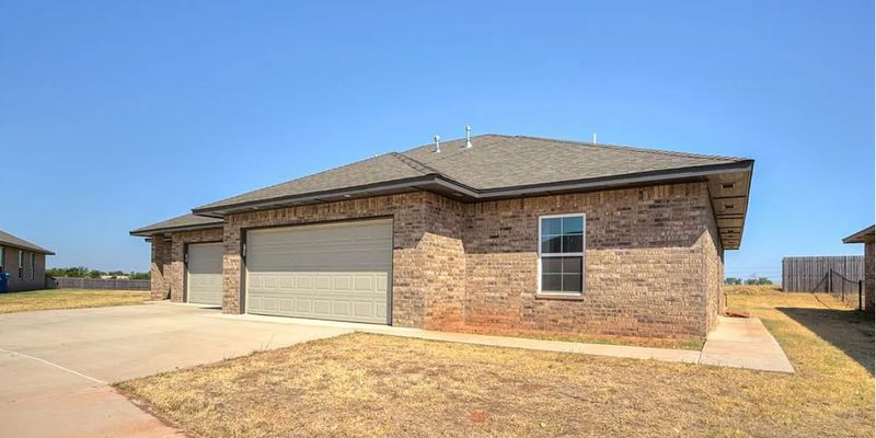 Tuttle House: 5113 Brooke Rd