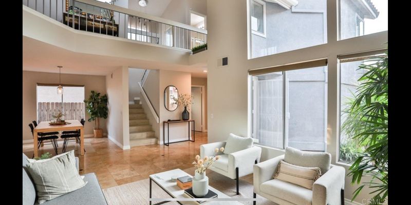 Oceanside House: 1727 Avenida Alta Mira, Oceanside, CA, USA