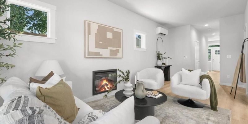 Portland House: 8774 N Newman Ave