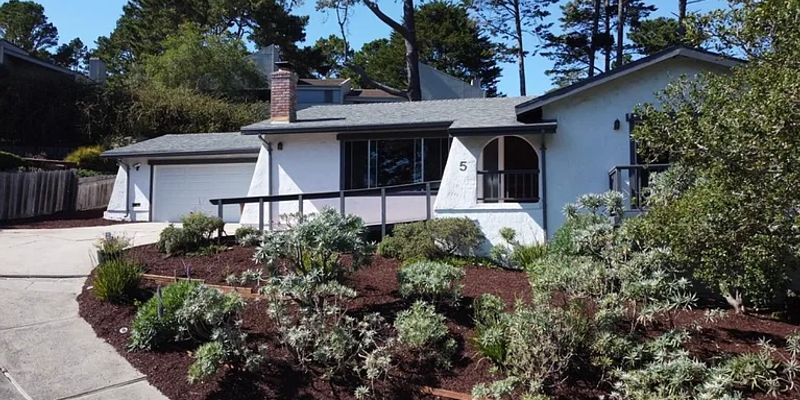 Monterey House: 5 Stratford Pl