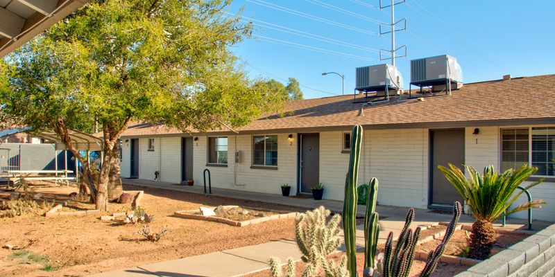 Tempe Townhome: 903 S Farmer Ave