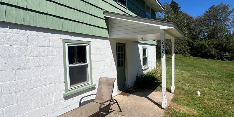 Tobyhanna Apartment: 1562 Prospect St