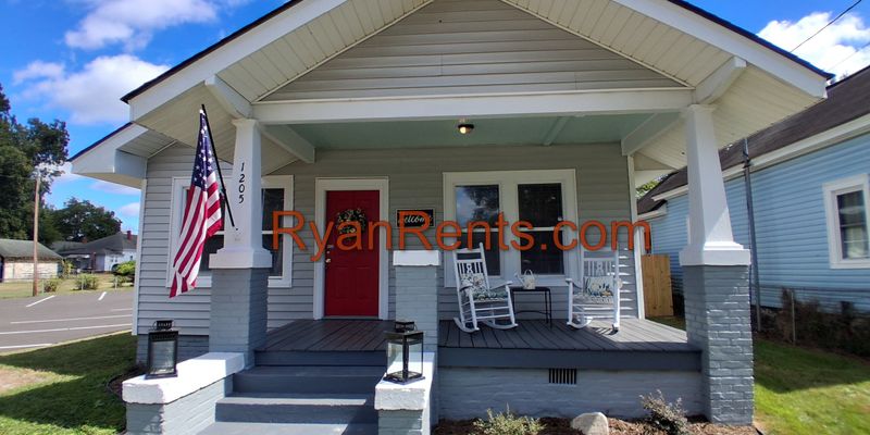 Rocky Mount House: 1205 S Franklin St