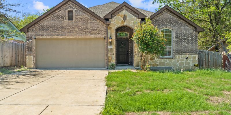 Grand Prairie House: 1525 Avenue A