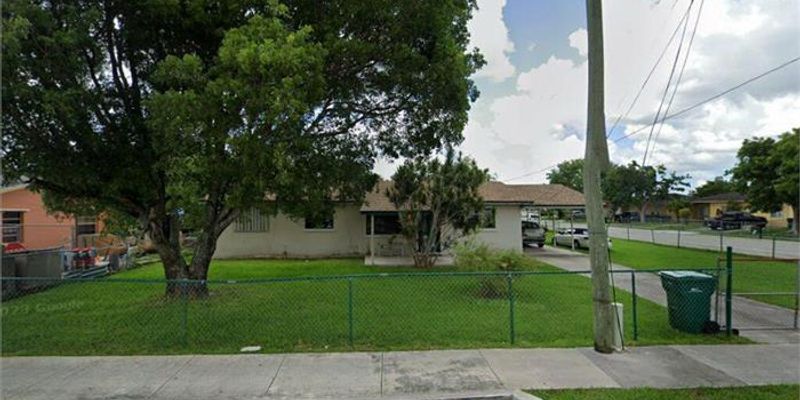 Florida City House: 683 NW 13th St