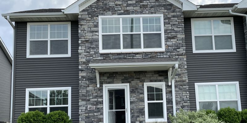 Iowa City House: 4853 E Court St