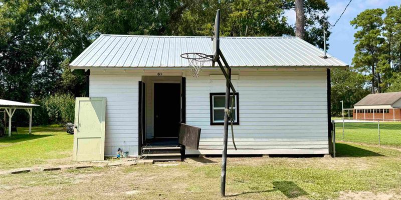 Jennings House: 1815 N Church St