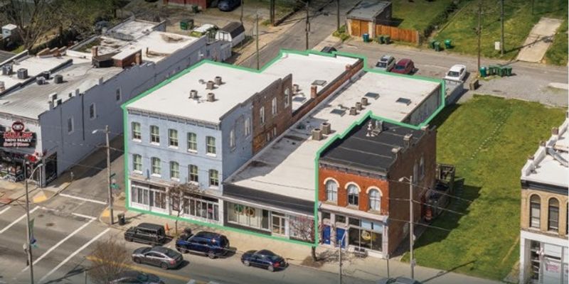 Richmond Apartment: 7 W 13th St