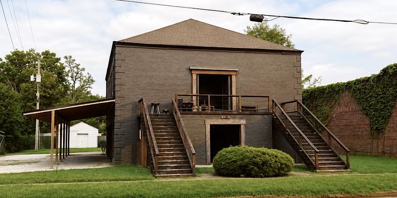 Columbus Apartment: 110 S 21st St