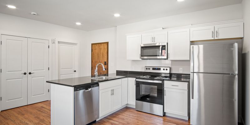 Knoxville Apartment: 2733 E Magnolia Ave