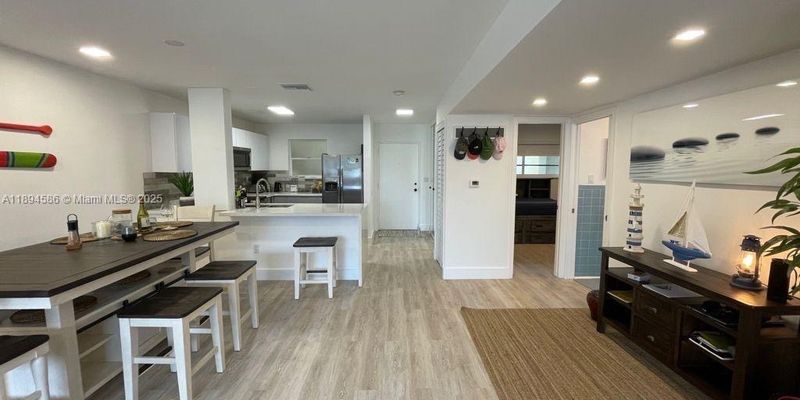 North Miami Beach House: 3944 NE 167th St