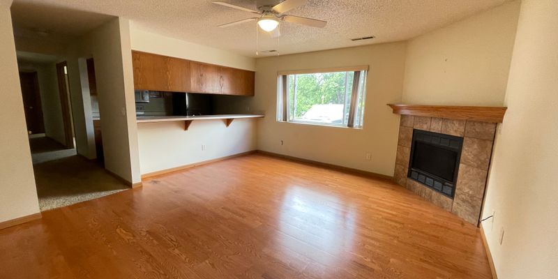 North Liberty Condo: 457 N Front St