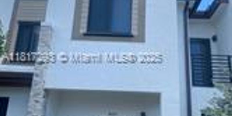 North Miami Beach House: 805 NE 211th St