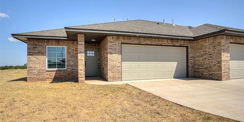 Tuttle House: 5111 Brooke Rd