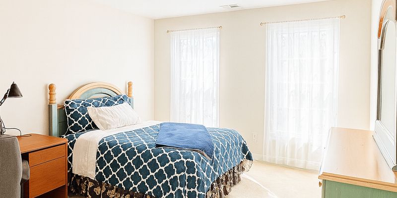 Avon Apartment: 3 Goodwin Pl