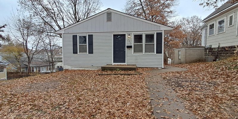 Saint Joseph House: 1211 S 24th St