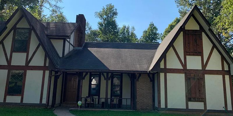 Columbus House: 332 Cedar Drive