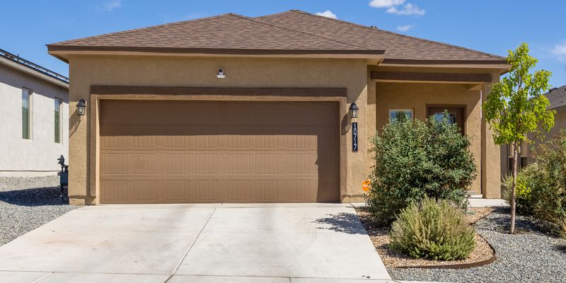 Albuquerque House: 10717 Aspiration Ln SW