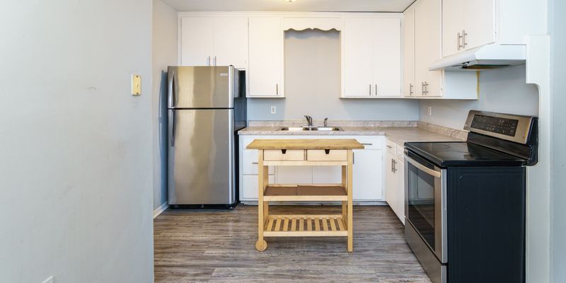 Minneapolis Apartment: 1709 26th Ave N