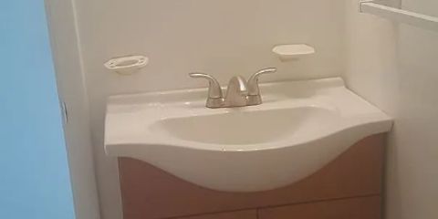 864 W 34th St apt 7 bathroom .png